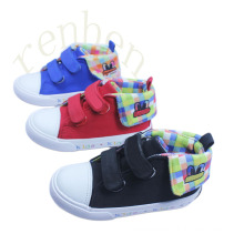 2015 Hot Children′s Vulcanized Casual Canvas Shoes